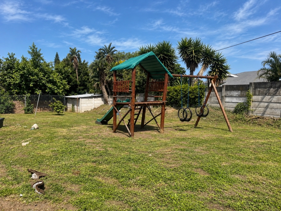 To Let 4 Bedroom Property for Rent in Beacon Bay Eastern Cape